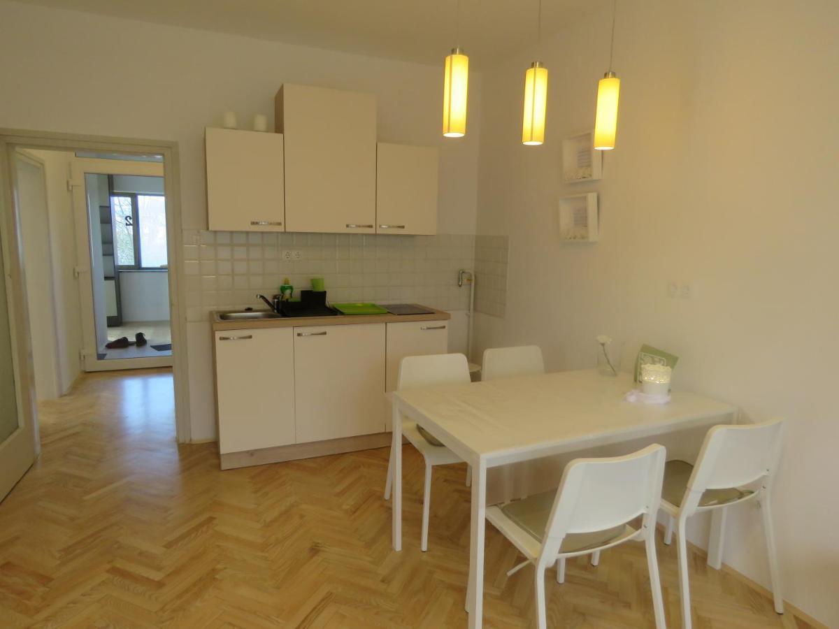 Sani Apartments Sveti Kriz Zacretje Bagian luar foto
